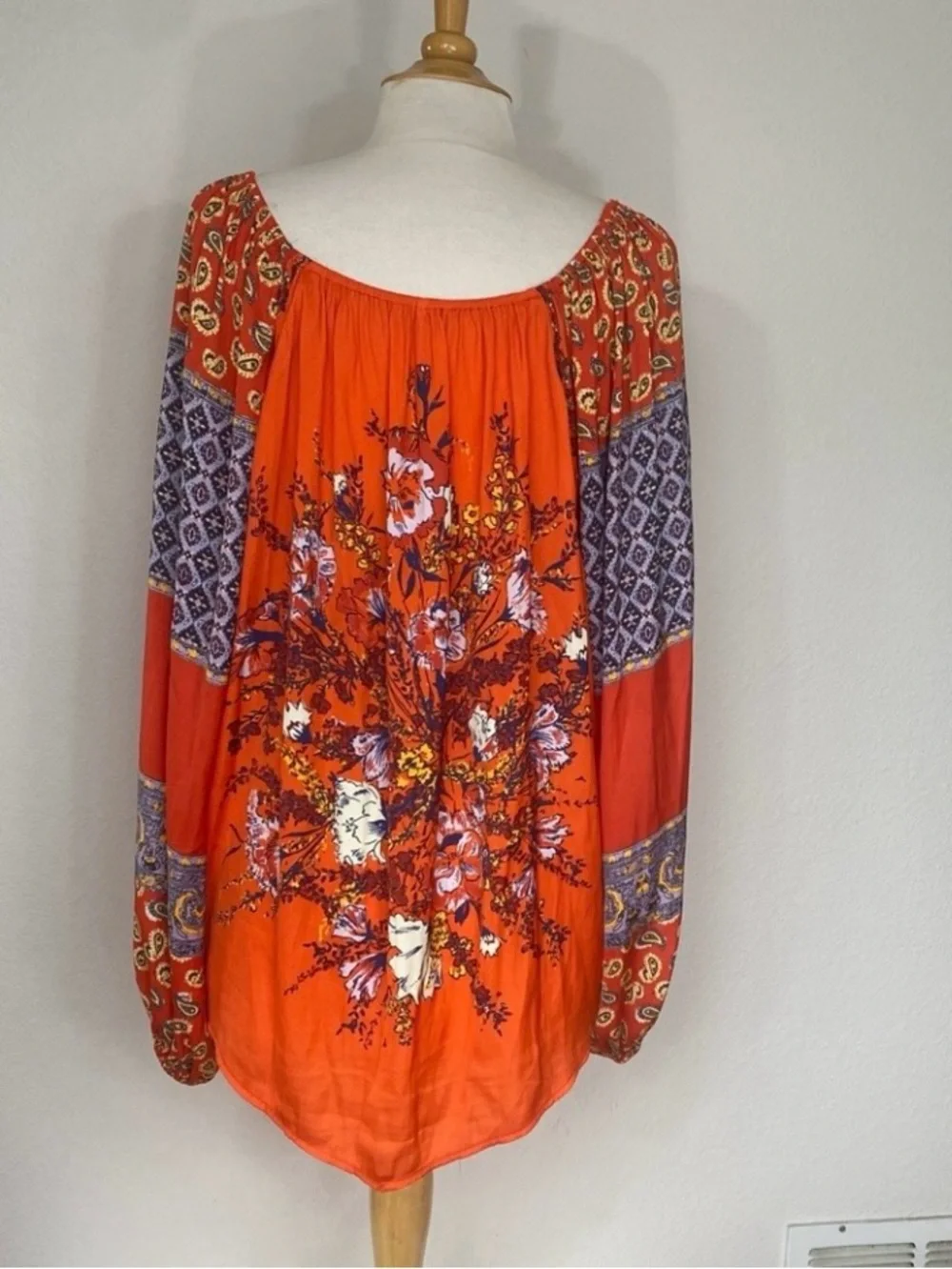 Free People Women Orange Red Paisley Satin Balloon Sleeve Blouse Size Large Boho